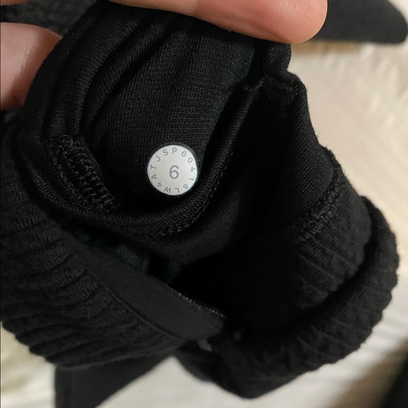 !SOLD! LULULEMON ON REPEAT JACKET - Picture 8 of 10
